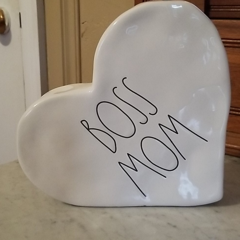 Rae Dunn boss mom ceramic heart decor